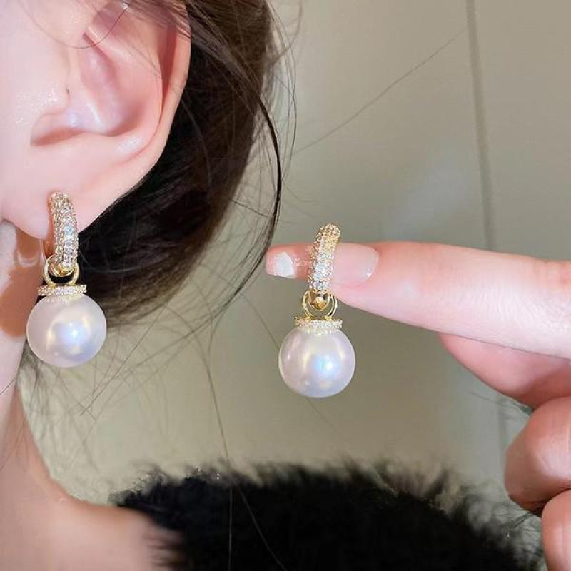 High-grade French style pearl earrings (imported)