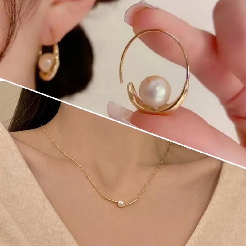 Pearl necklace and Earrings set