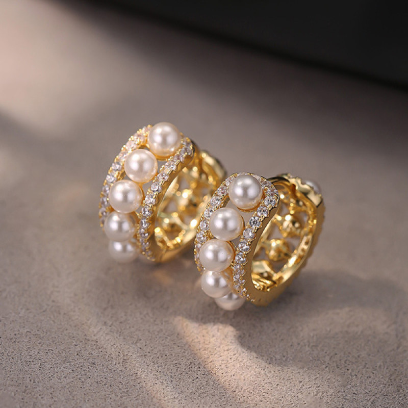 Fashionable Zircon pearl earrings