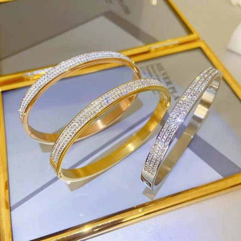 luxury Glitter Shining bracelet  (কালার গ্যারান্টি)