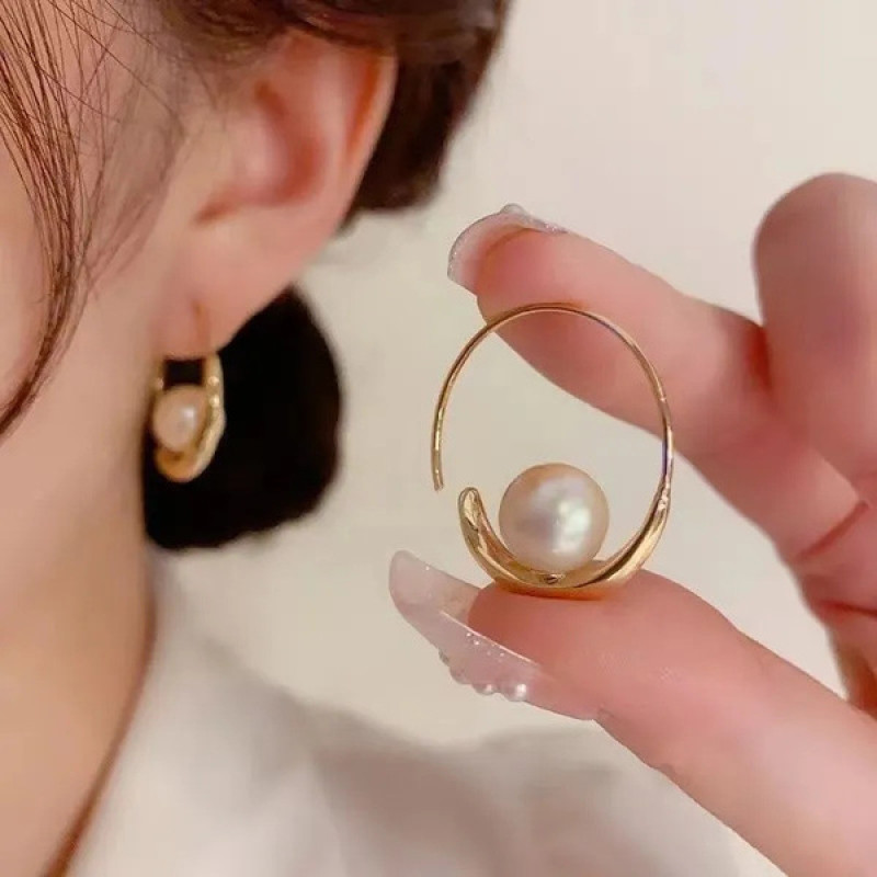 Pearl necklace and Earrings set